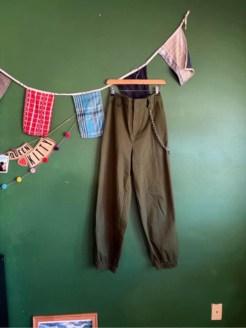I.am.gia high waist pleated pants with chain detail size L